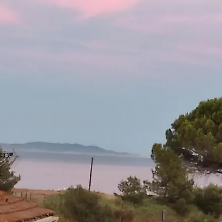 Chambre Avec Tropezienne Vue Mer A L'Ayguade ,Climatisee ,Parking Gratuit Et Proche Aeroport * Hyères