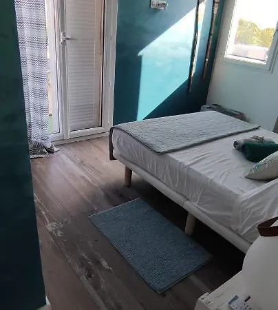Avec Tropezienne Vue * 耶尔